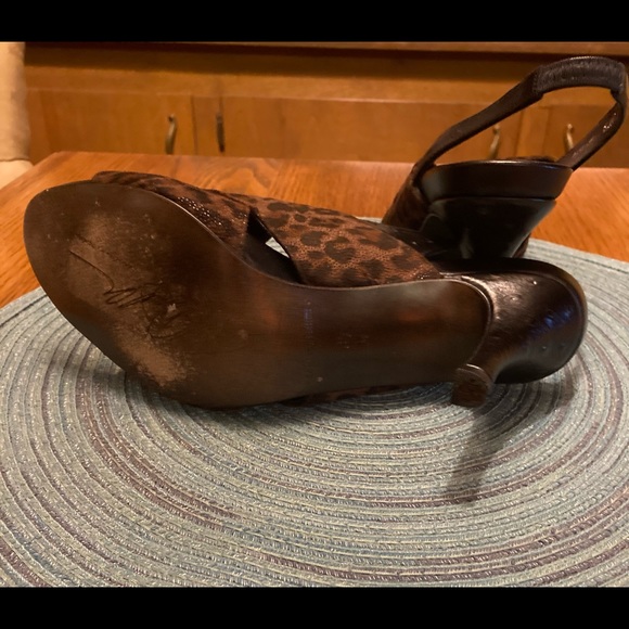 Donald J Pliner Avery S4 Leopard Print Sling Back Heels - Picture 10 of 14